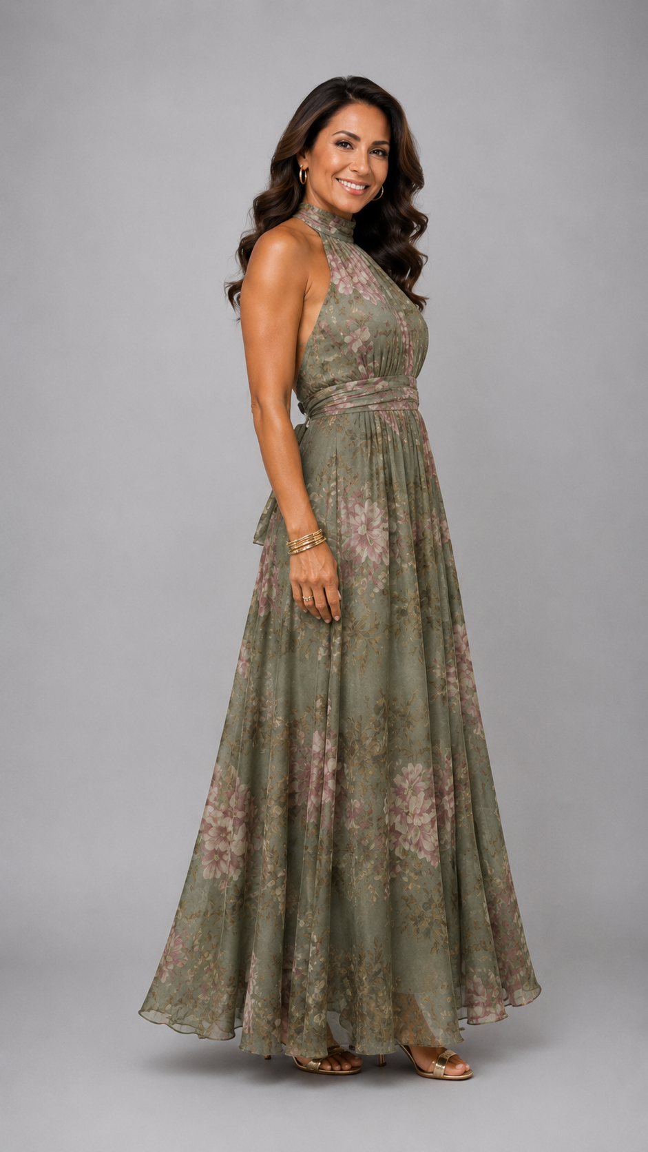 Serena · Vestido largo verde floral de gasa con escote halter