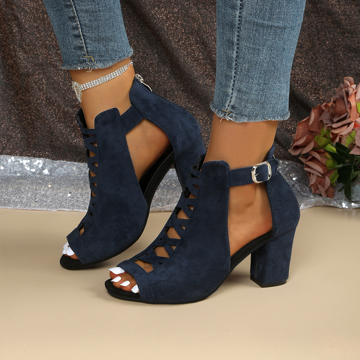 Amira - Sandalias abotinadas de tacón ancho