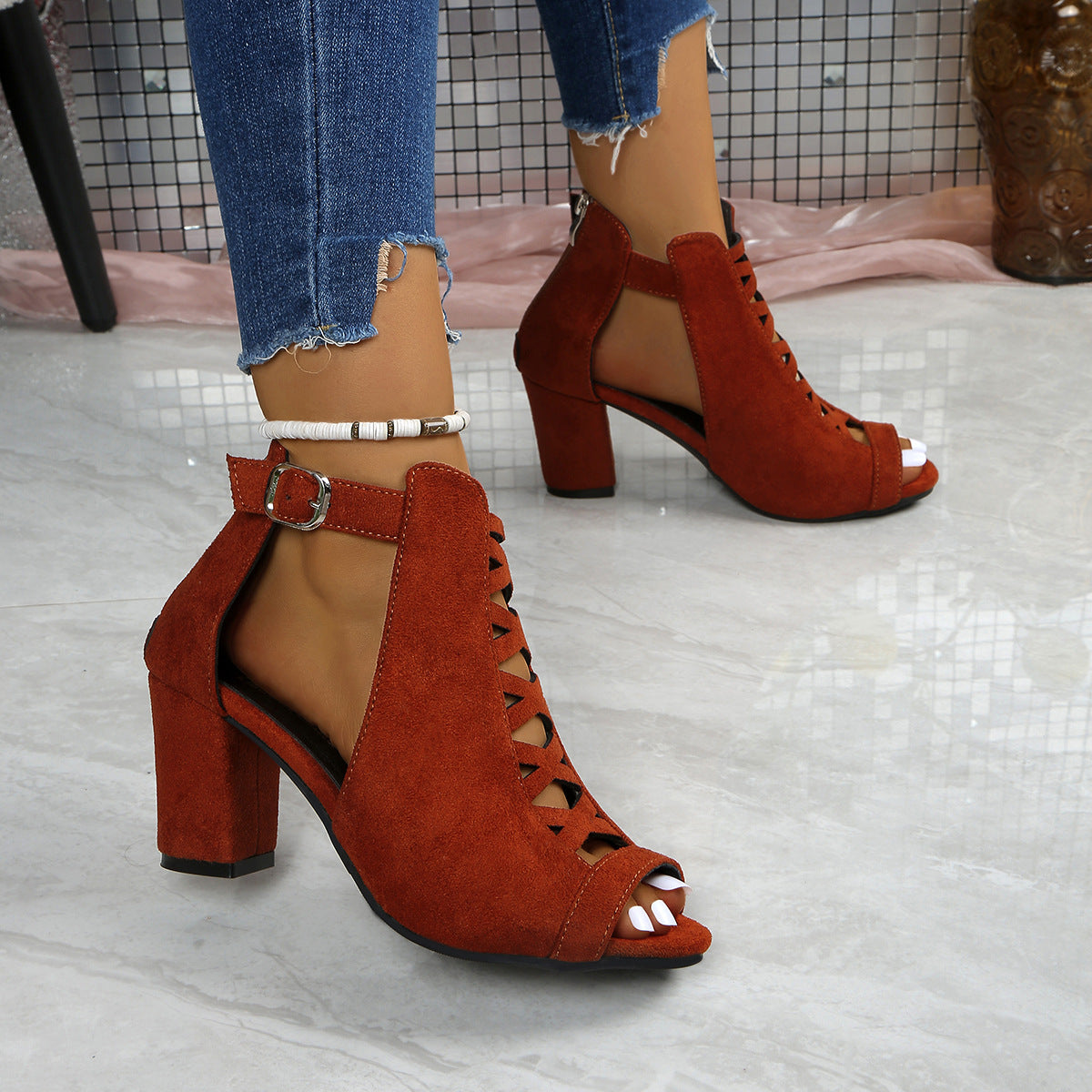Amira - Sandalias abotinadas de tacón ancho